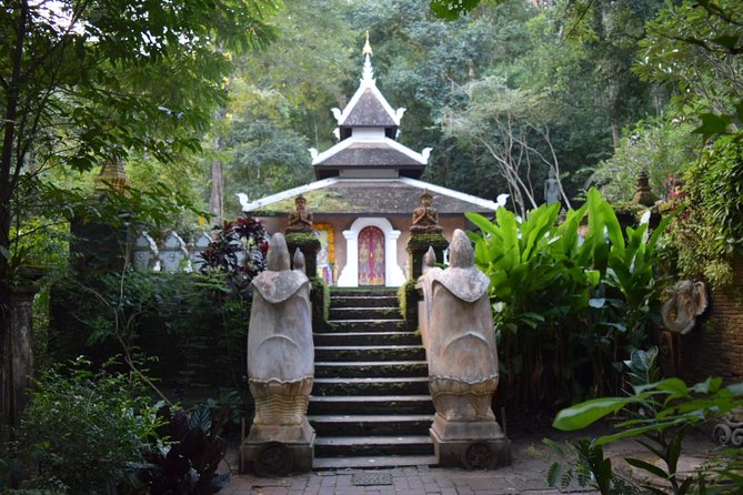 Half Day Doi Suthep Temple and Palad Temple (Private tour) - How the private ride works: A/C pickup, licensed driver, and bottled water