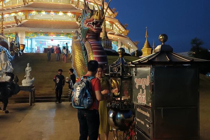 Private Tour Chiang Rai 3 Wonderful Temples & Lalitta Cafe - Wat Rong Seur Ten (Blue Temple): traditional values with a modern look