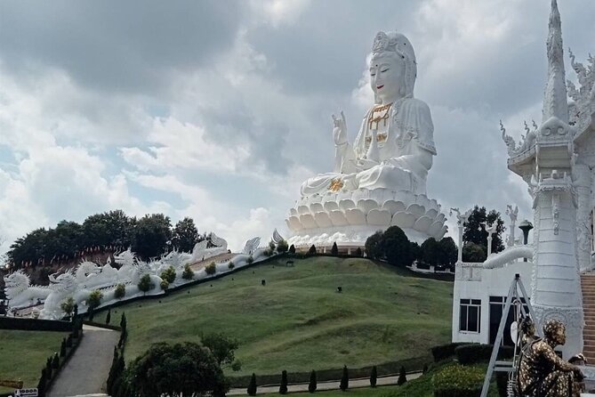 Private Tour Chiang Rai 3 Wonderful Temples & Lalitta Cafe - Lalitta Café: a planned stop, not an afterthought