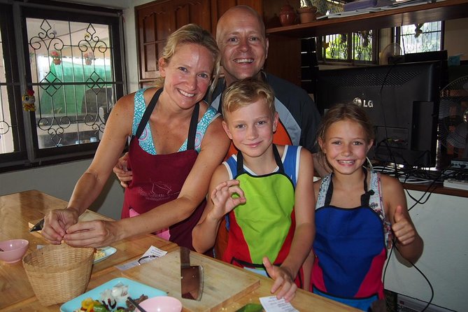Tomyumthai Cooking Class in Chiang Mai - Pickup in Chiang Mai Old City: Easy Start, Straight Finish