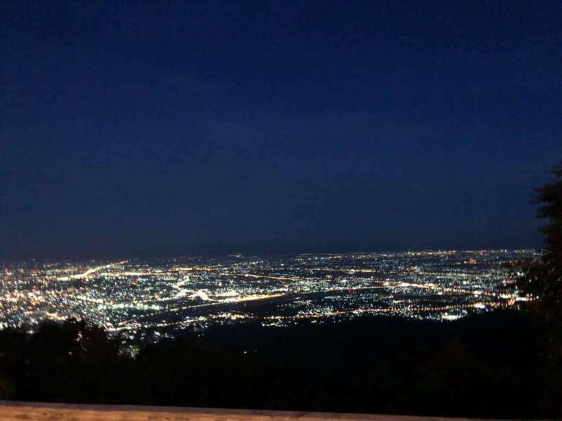 Wat Phra That Doi Suthep & Wat Pha lat Evening Tour & Guide - Key Highlights You’ll Feel Right Away