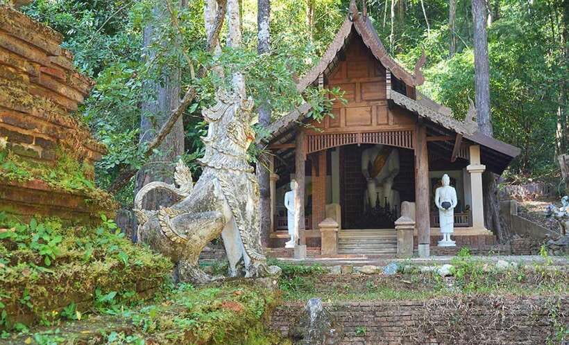 Wat Phra That Doi Suthep & Wat Pha lat Evening Tour & Guide - Transportation, Pickup Rhythm, and Road Comfort